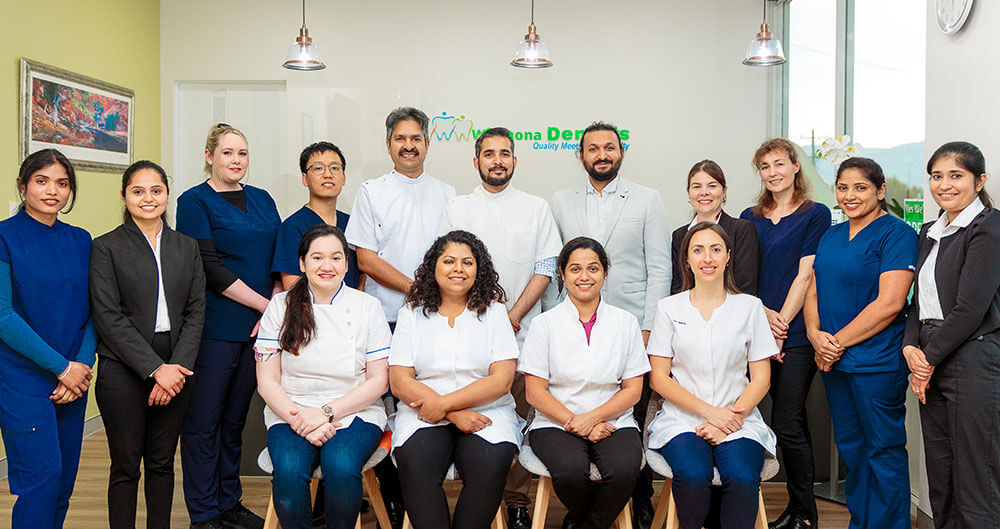 woonona_dentists_team_photo-